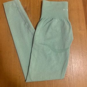 Sage green-NVGTN CONTOUR LEGGINGS